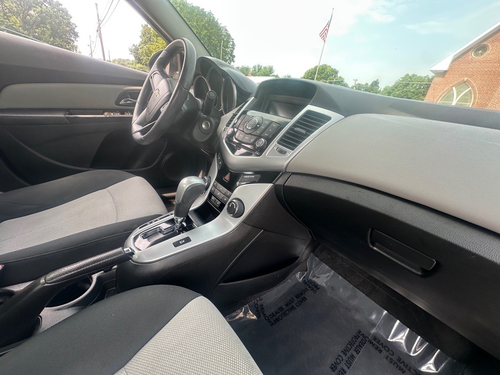 2011 Chevrolet Cruze Image 7