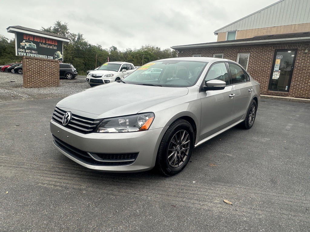 2014 Volkswagen Passat Image 1