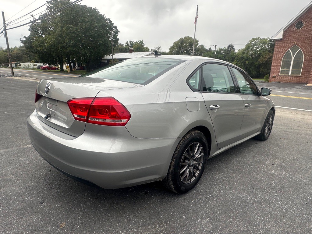 2014 Volkswagen Passat Image 4