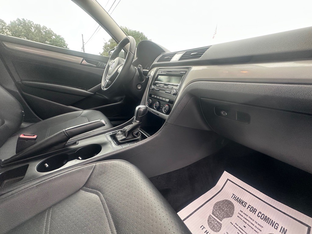 2014 Volkswagen Passat Image 7