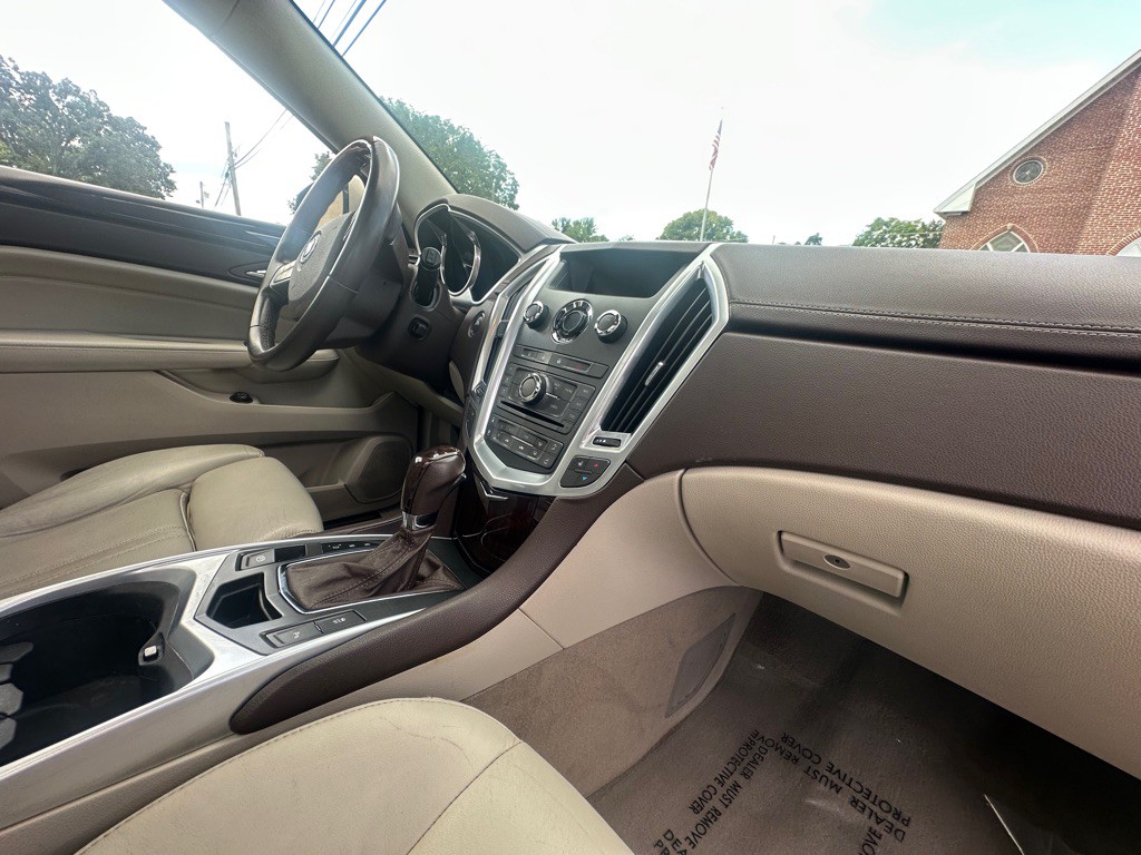 2010 Cadillac SRX Image 7