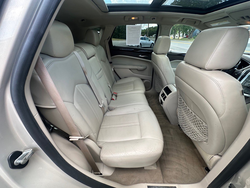 2010 Cadillac SRX Image 8