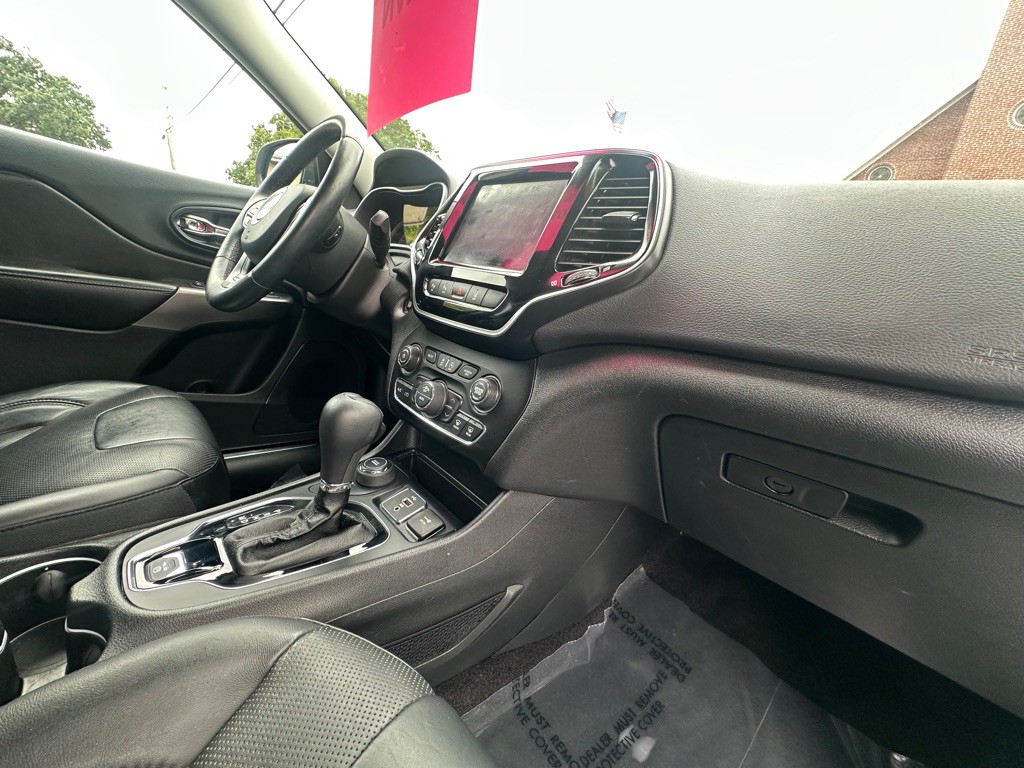 2019 Jeep Cherokee Image 7