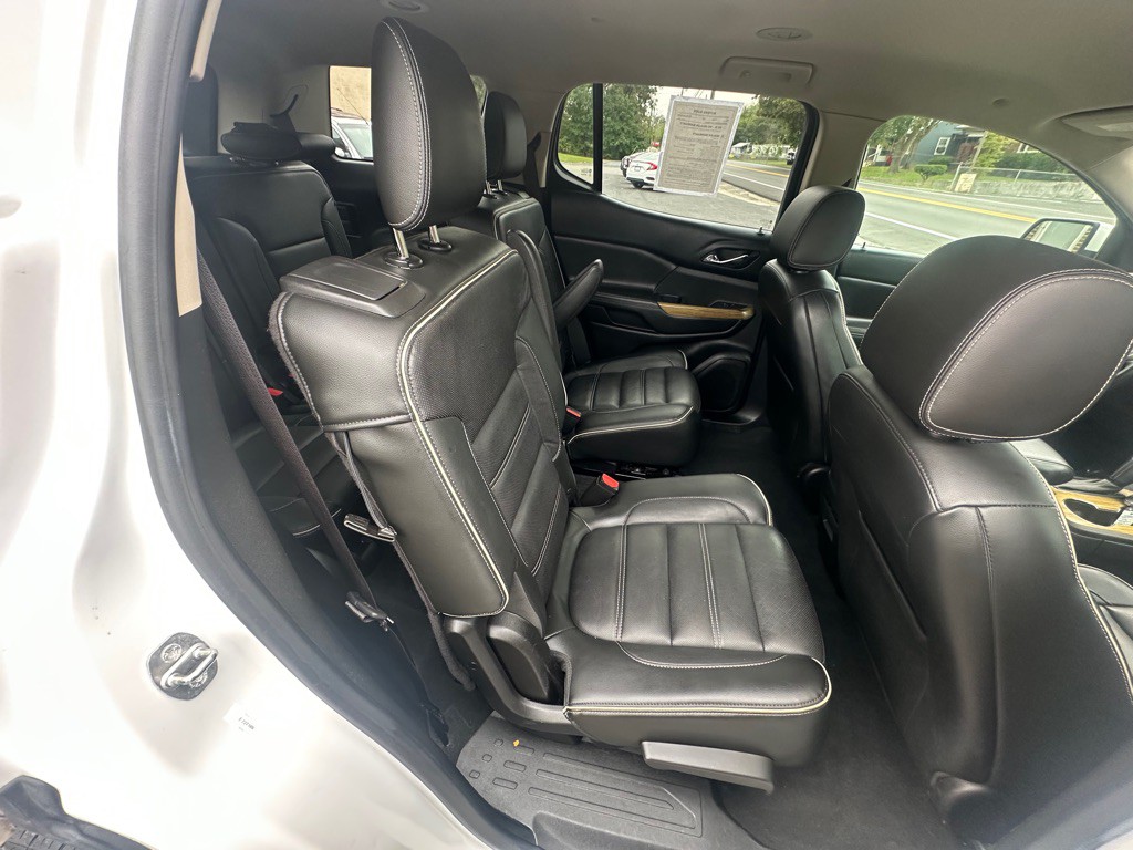 2017 GMC Acadia Image 17