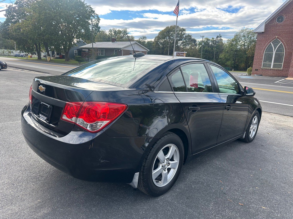 2015 Chevrolet Cruze Image 4