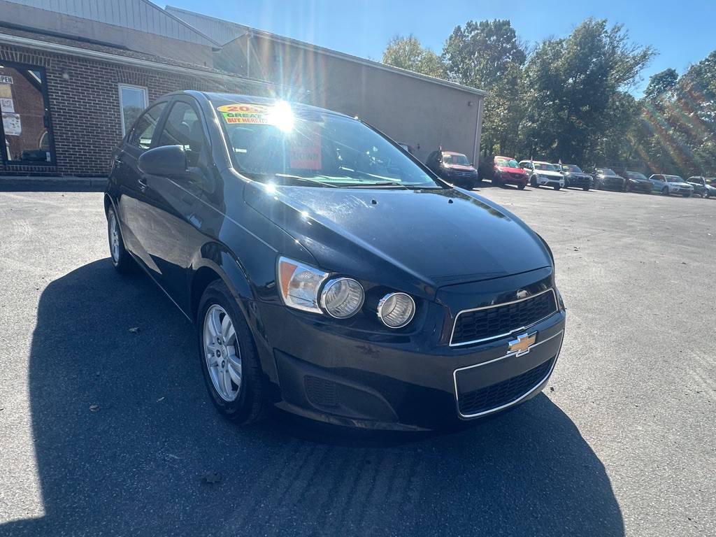 2012 Chevrolet Sonic Image 3