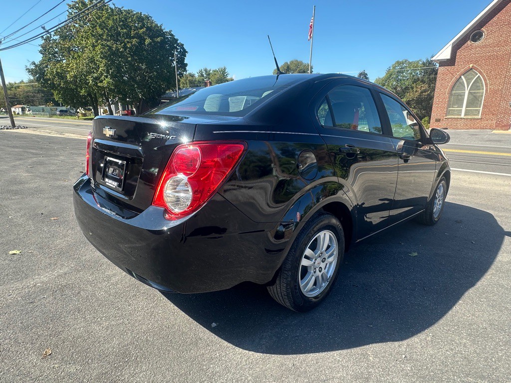 2012 Chevrolet Sonic Image 4