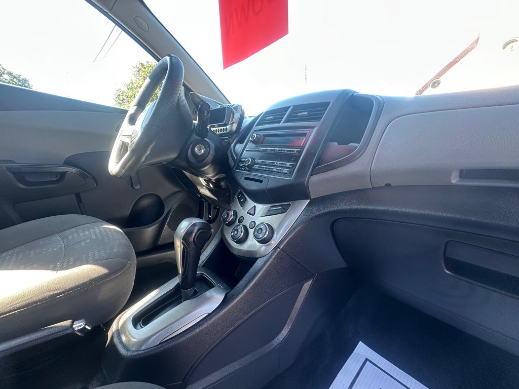 2012 Chevrolet Sonic Image 7