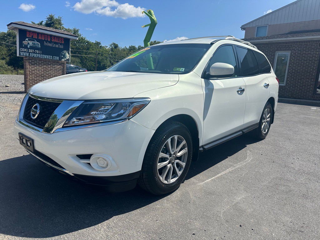 2013 Nissan Pathfinder Image 1