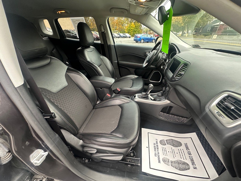 2019 Jeep Compass Image 6