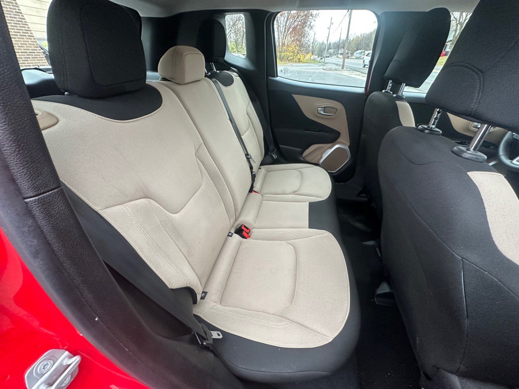 2015 Jeep Renegade Image 8