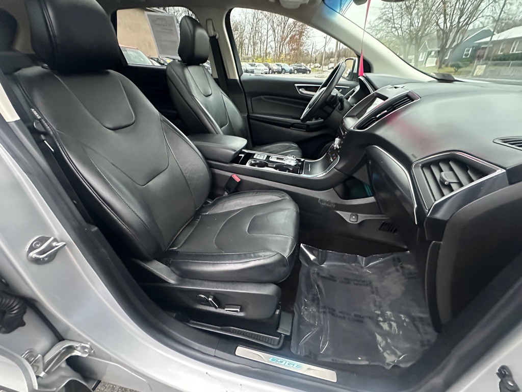 2019 Ford Edge Image 6