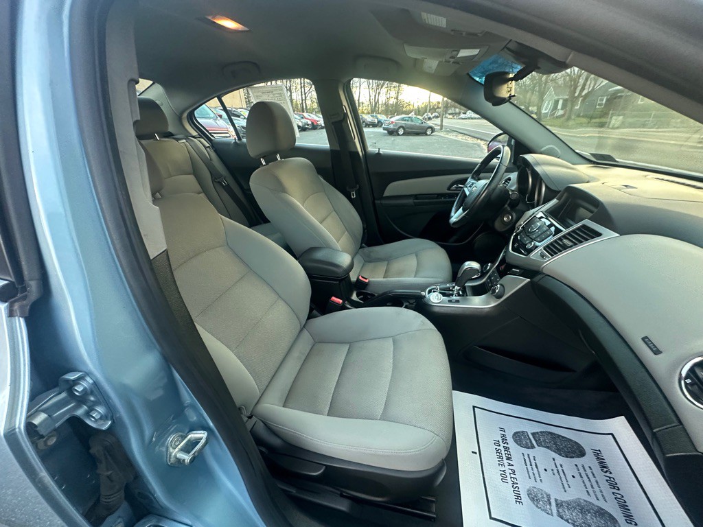 2012 Chevrolet Cruze Image 6