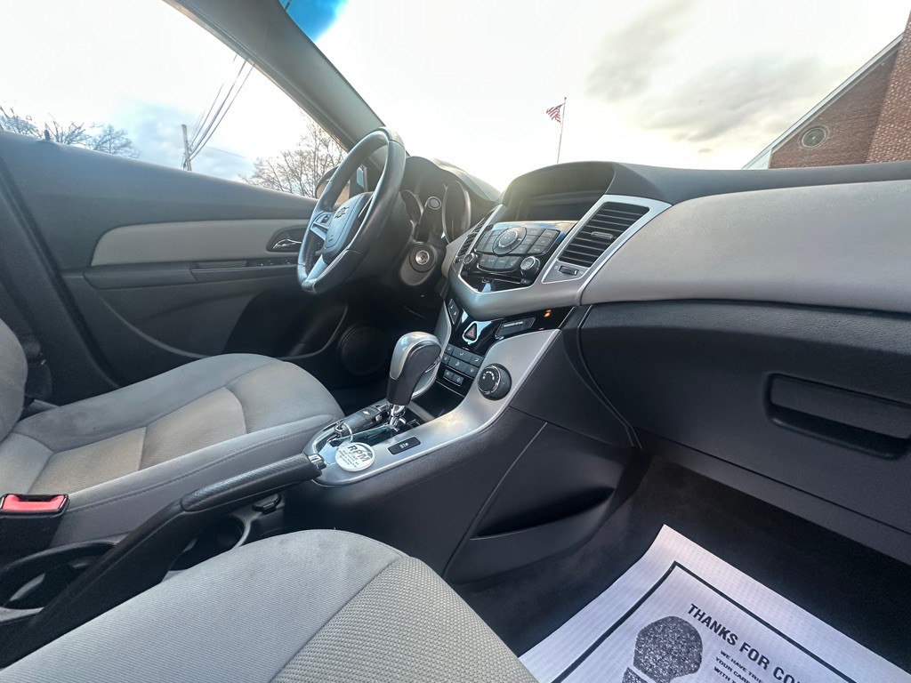 2012 Chevrolet Cruze Image 7