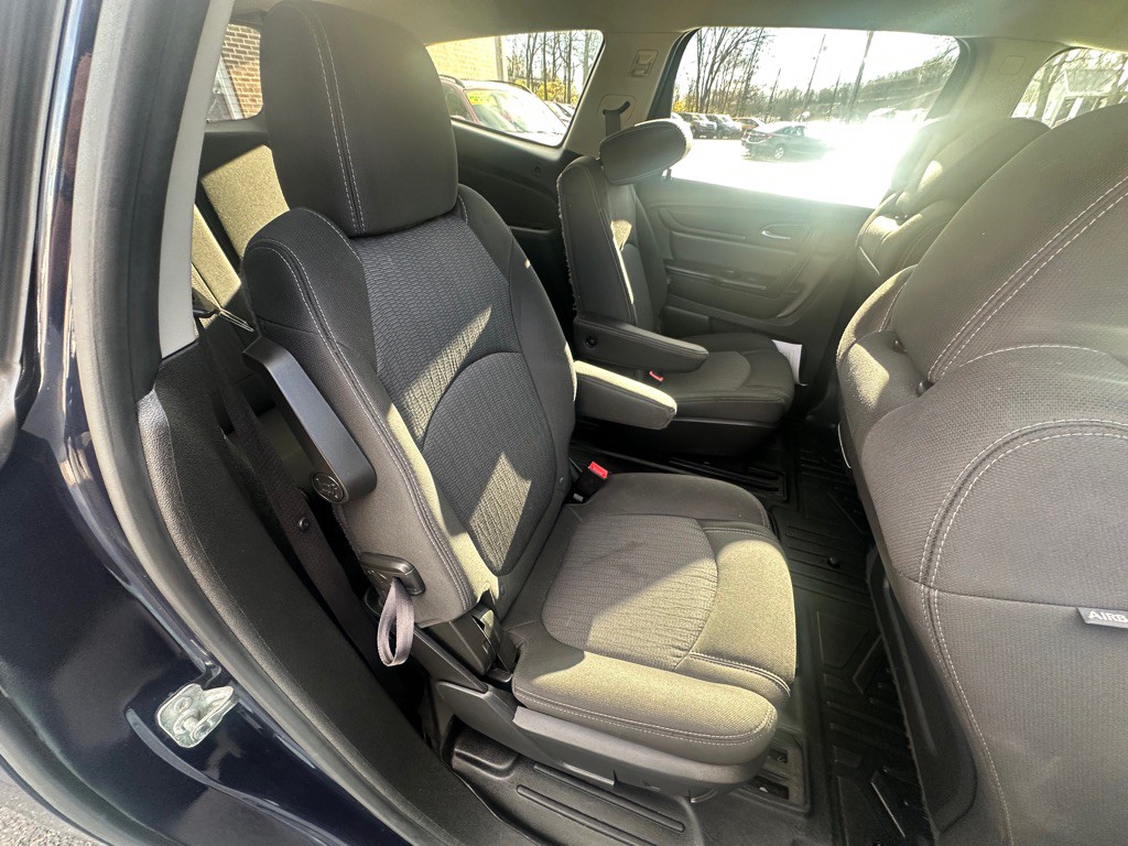 2017 Chevrolet Traverse Image 8