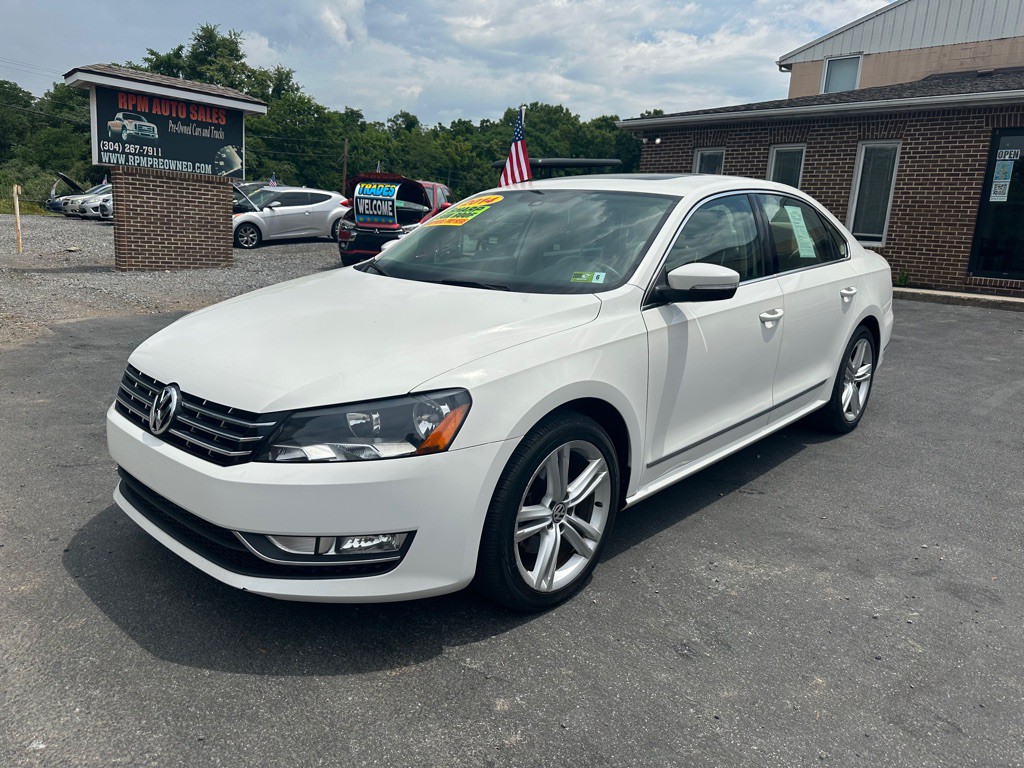 2014 Volkswagen Passat Image 1