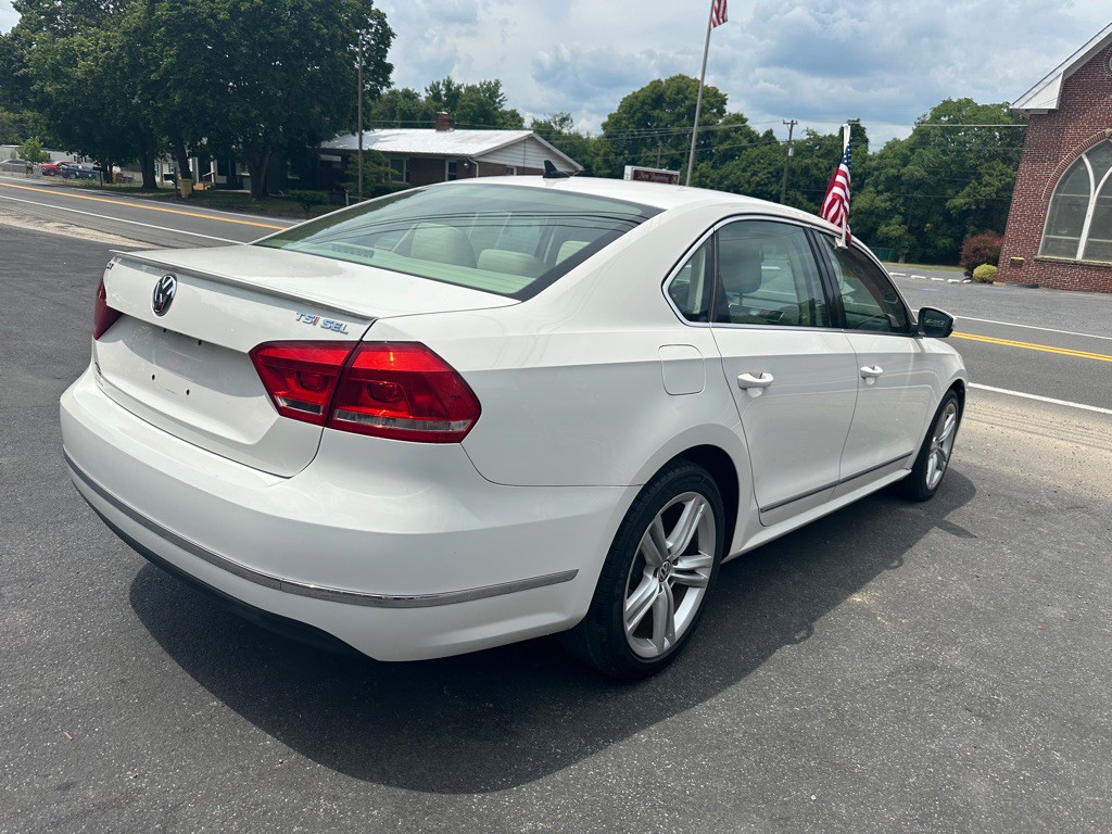 2014 Volkswagen Passat Image 4