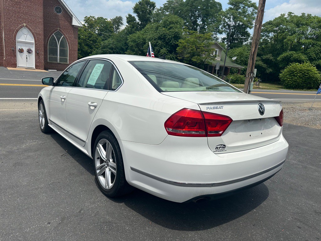 2014 Volkswagen Passat Image 5