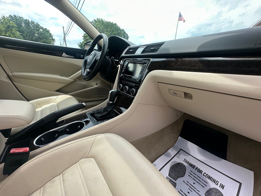 2014 Volkswagen Passat Image 7