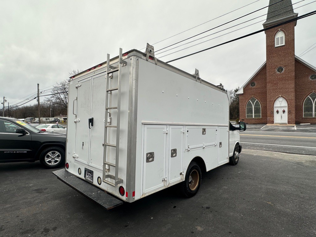 2012 Chevrolet Express Image 4