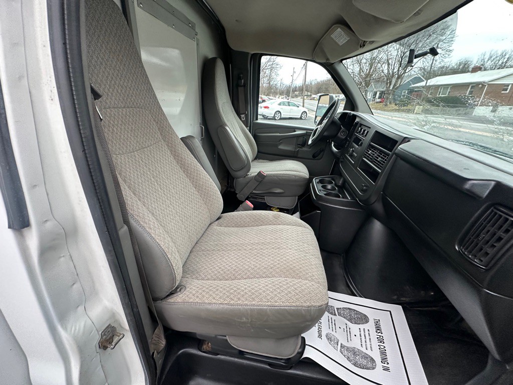 2012 Chevrolet Express Image 7