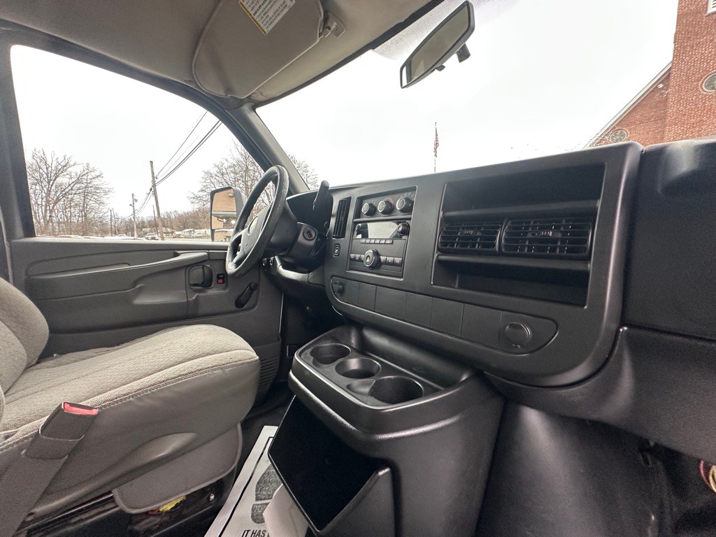 2012 Chevrolet Express Image 8