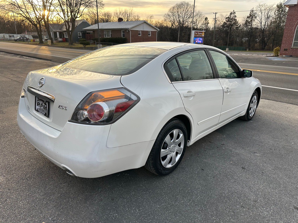 2010 Nissan Altima Image 4