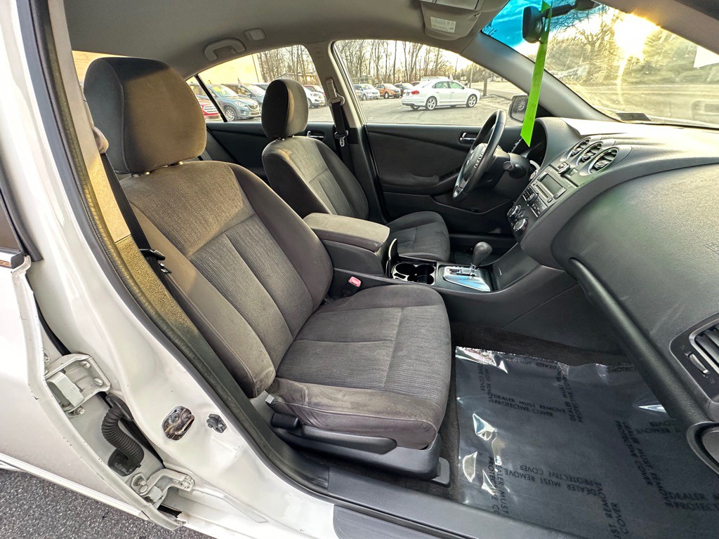 2010 Nissan Altima Image 6