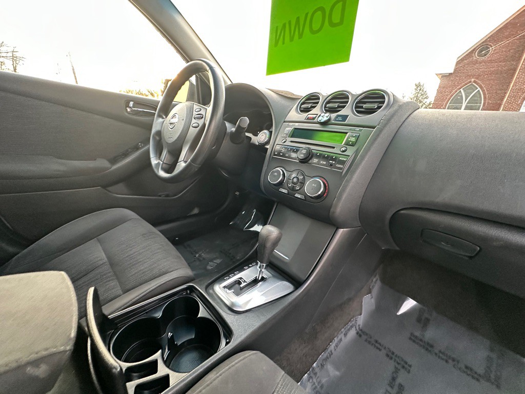 2010 Nissan Altima Image 7