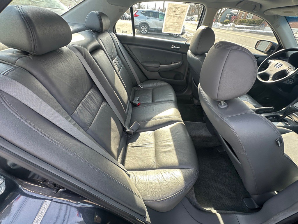 2005 Honda Accord Image 8