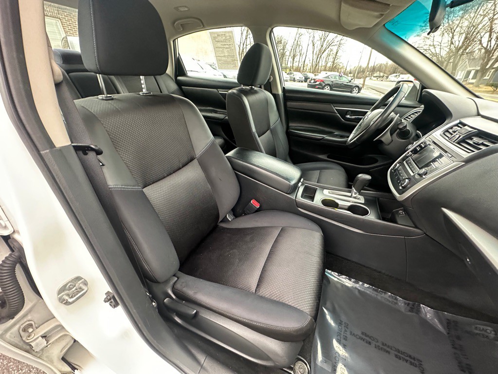 2017 Nissan Altima Image 6