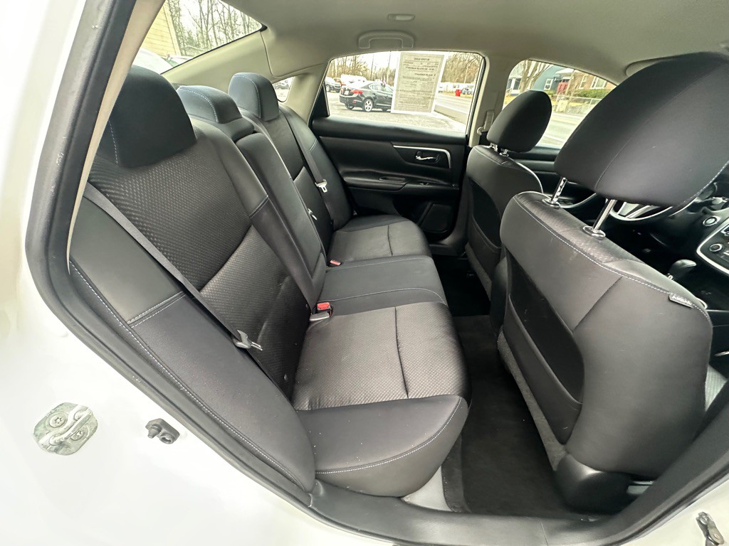 2017 Nissan Altima Image 7