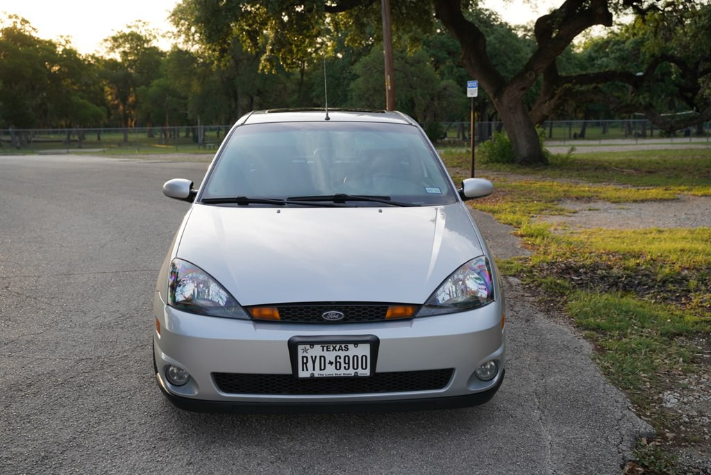 2002 Ford Focus Image 2