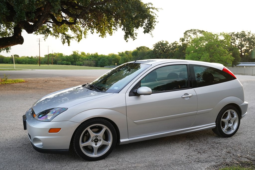2002 Ford Focus Image 4