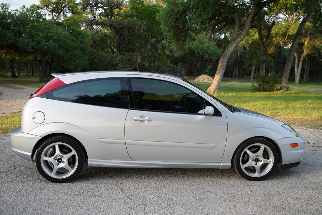 2002 Ford Focus Image 10