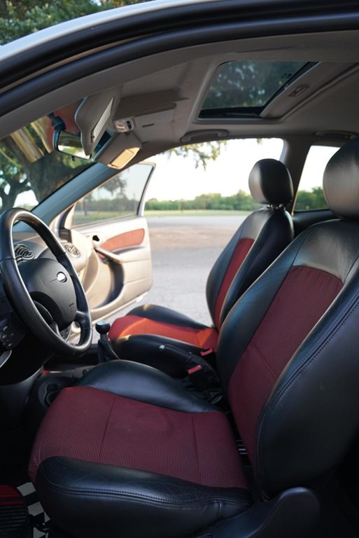 2002 Ford Focus Image 34