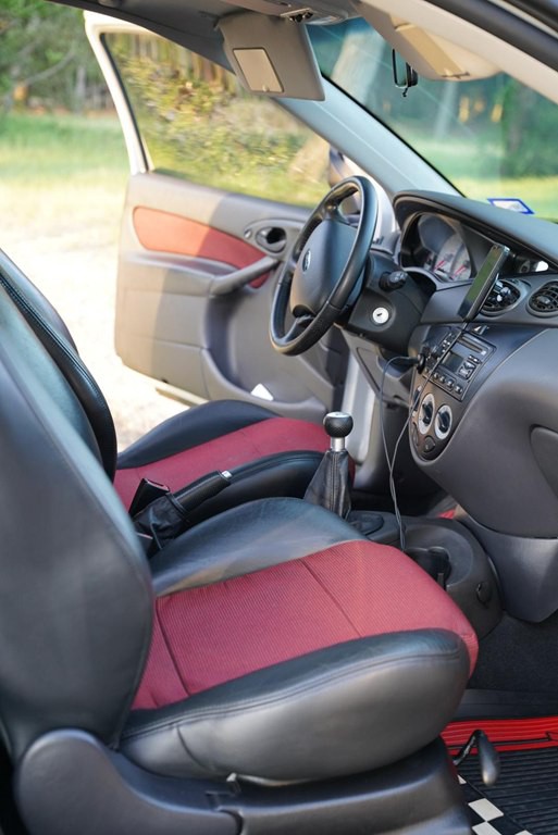 2002 Ford Focus Image 39