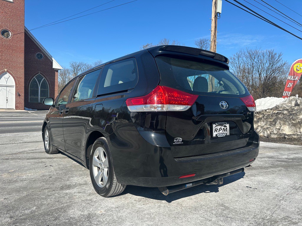 2013 Toyota Sienna Image 5