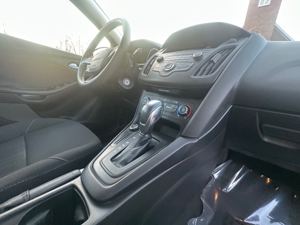 2016 Ford Focus Image 7