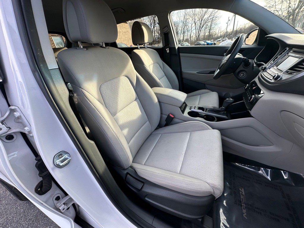 2016 Hyundai Tucson Image 6
