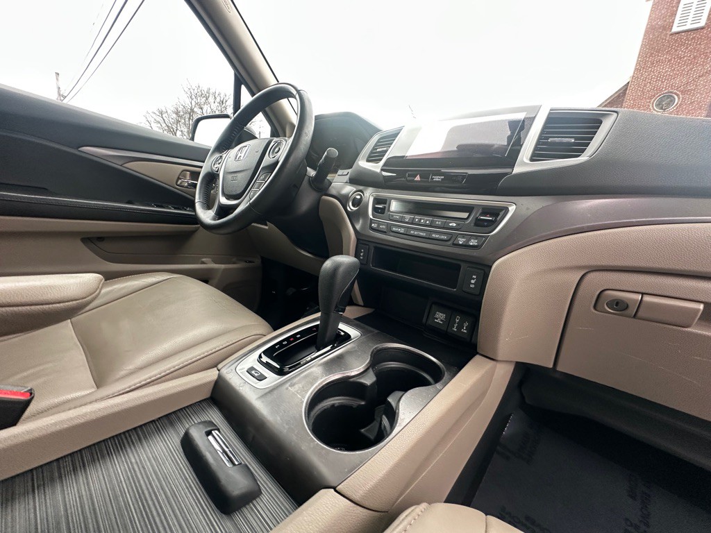 2017 Honda Pilot Image 7