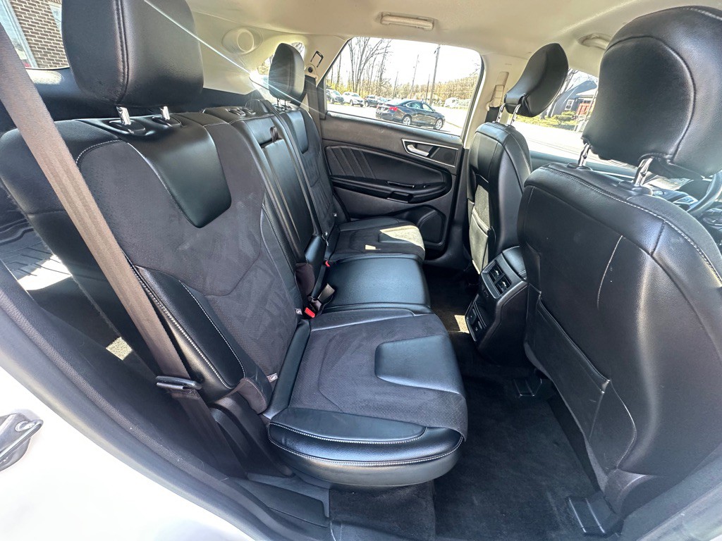2015 Ford Edge Image 8
