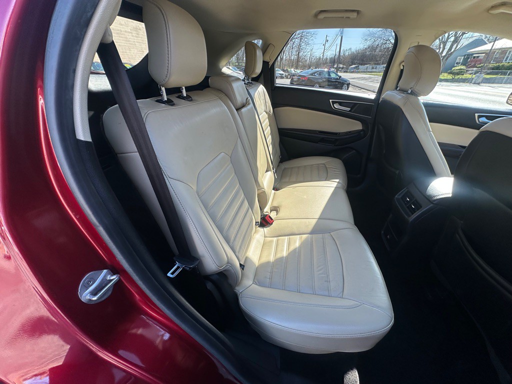 2016 Ford Edge Image 8