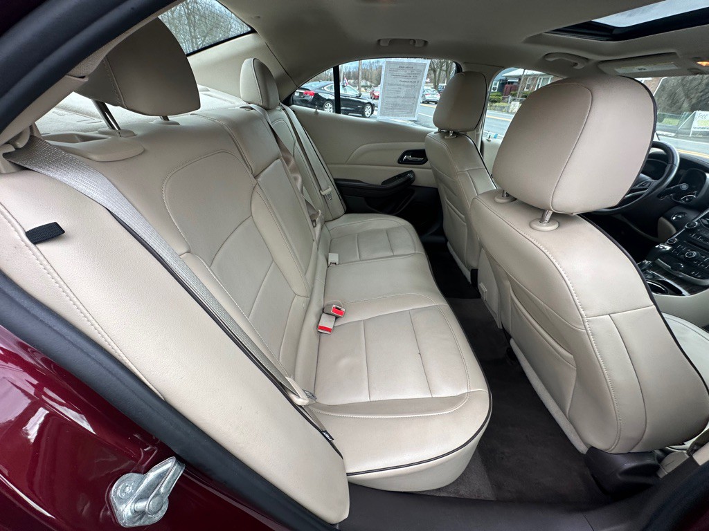 2015 Chevrolet Malibu Image 8