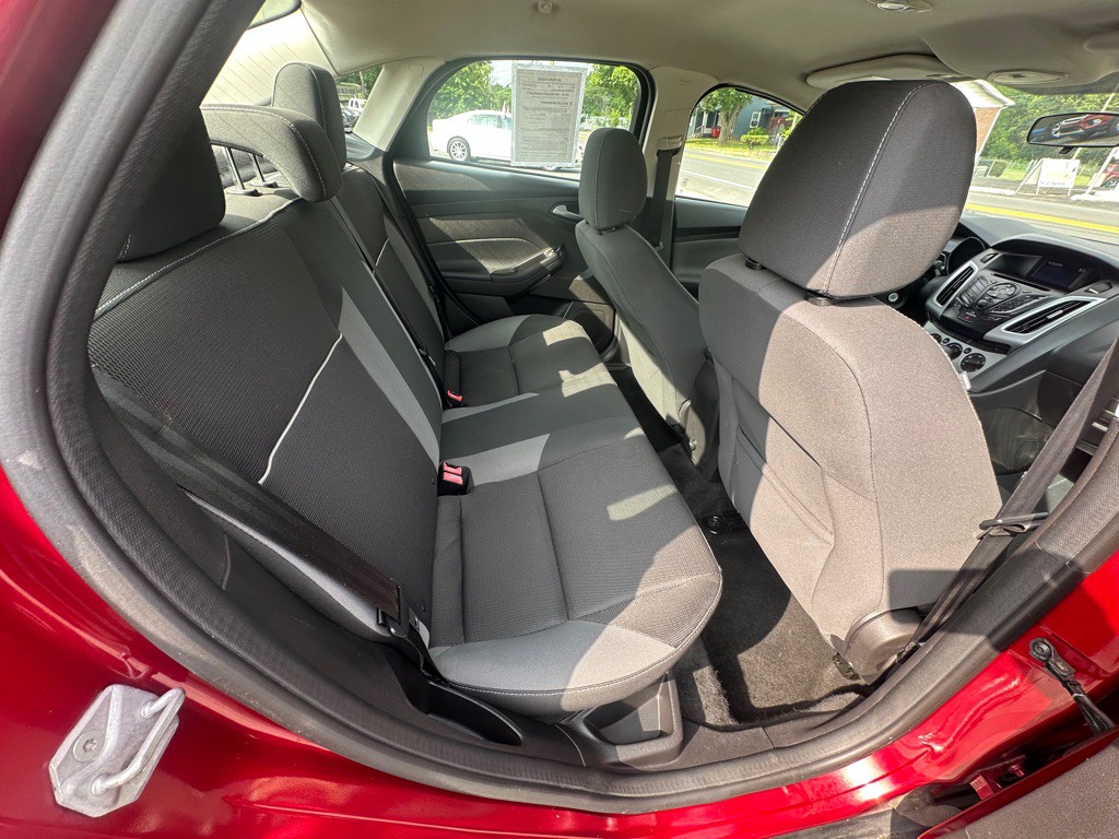 2014 Ford Focus Image 8