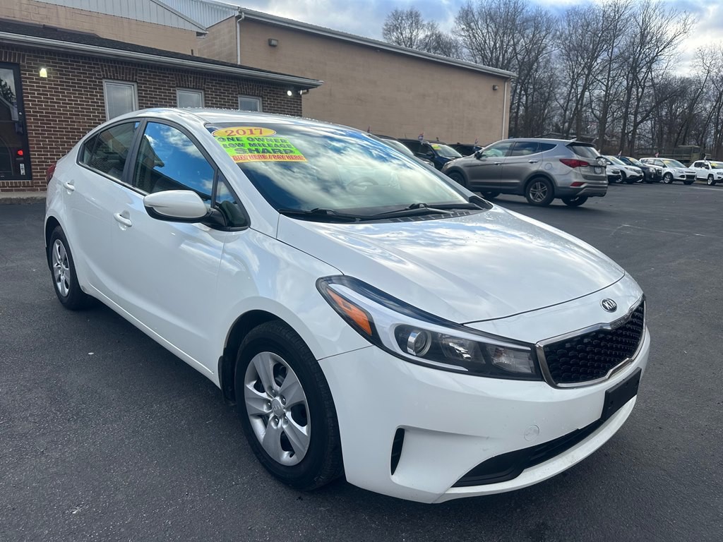 2017 Kia Forte Image 3