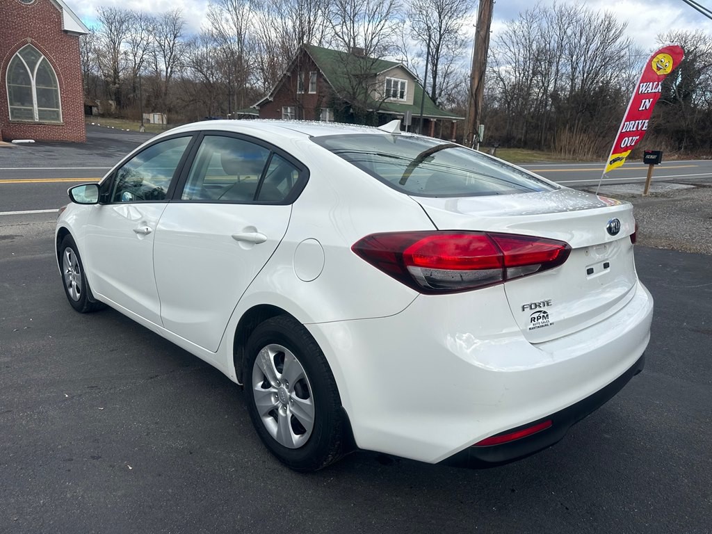 2017 Kia Forte Image 5