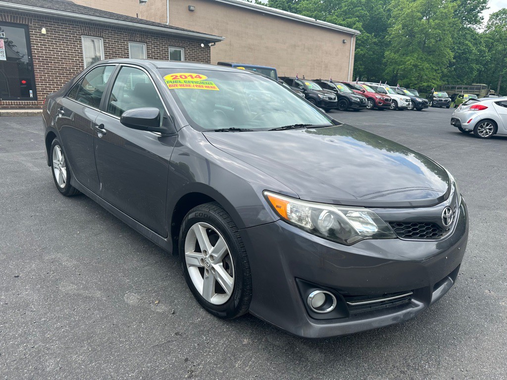2014 Toyota Camry Image 3
