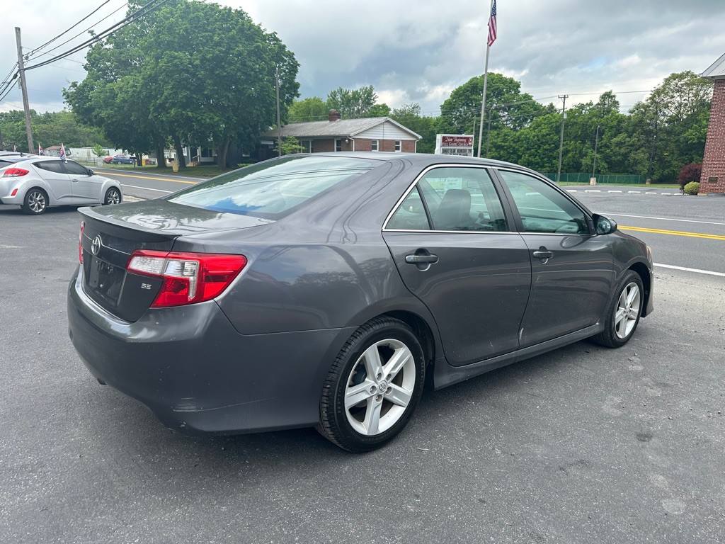 2014 Toyota Camry Image 4