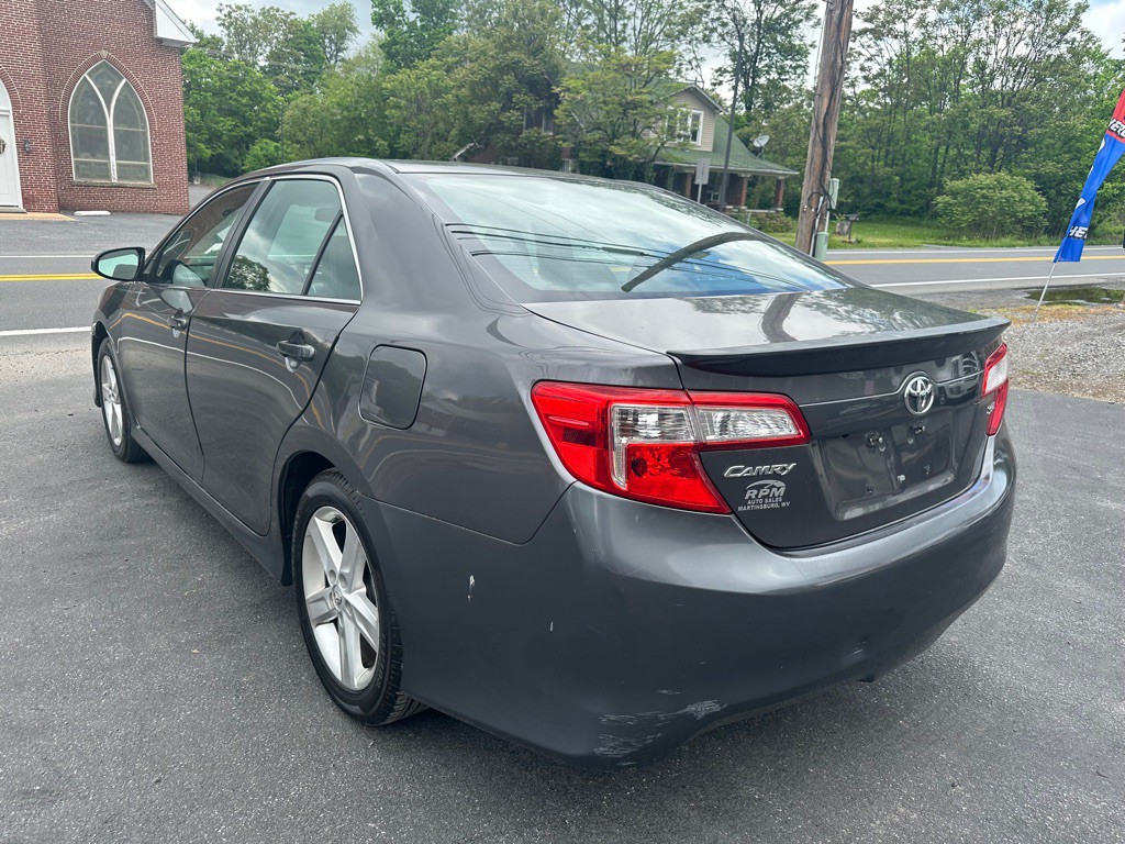 2014 Toyota Camry Image 5
